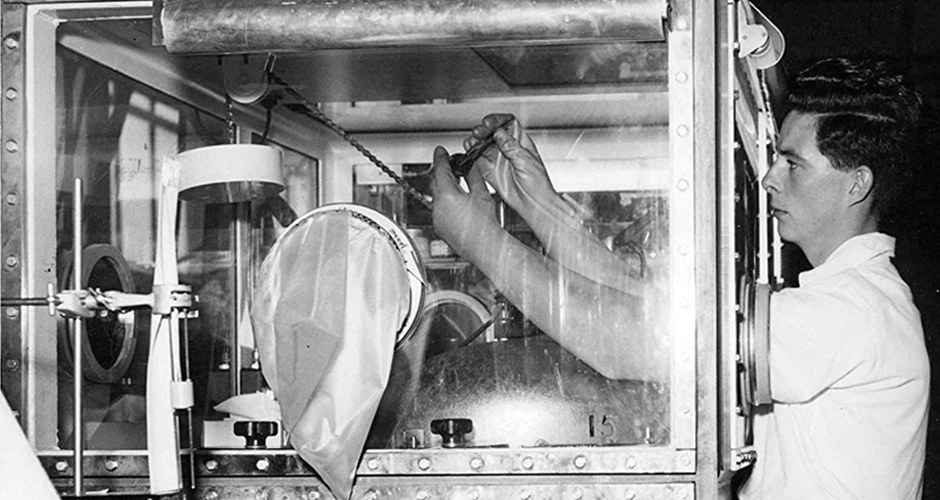 Laboratory solid-state materials research equipment and crystal imagery