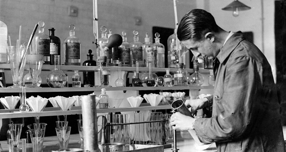 Laboratory solid-state materials research equipment and crystal imagery