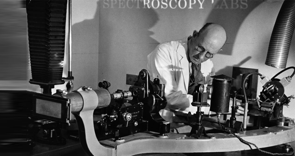 Laboratory solid-state materials research equipment and crystal imagery